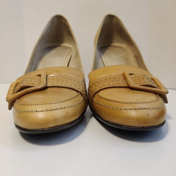 TED BAKER Loafer Buckle Stitched‎ Leather Heels Women's 6 Round Toe Shoes Beige - Picture 3 of 14